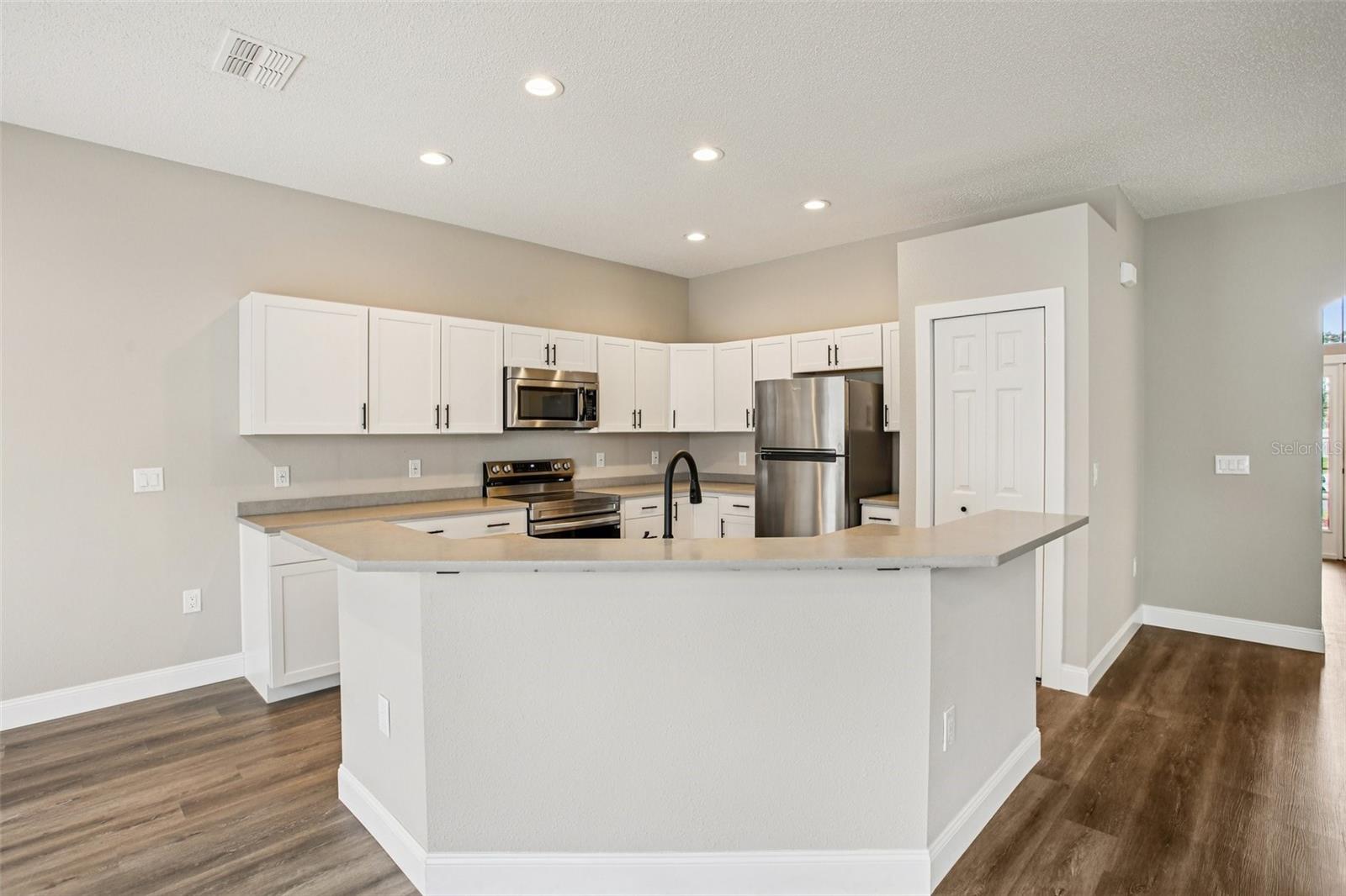 2700 SIERRA VISTA WAY — photo 21