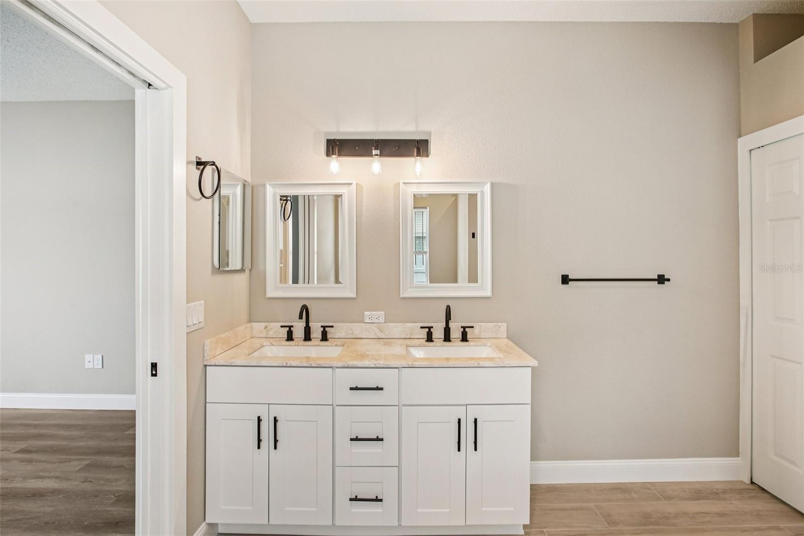 2700 SIERRA VISTA WAY — photo 38