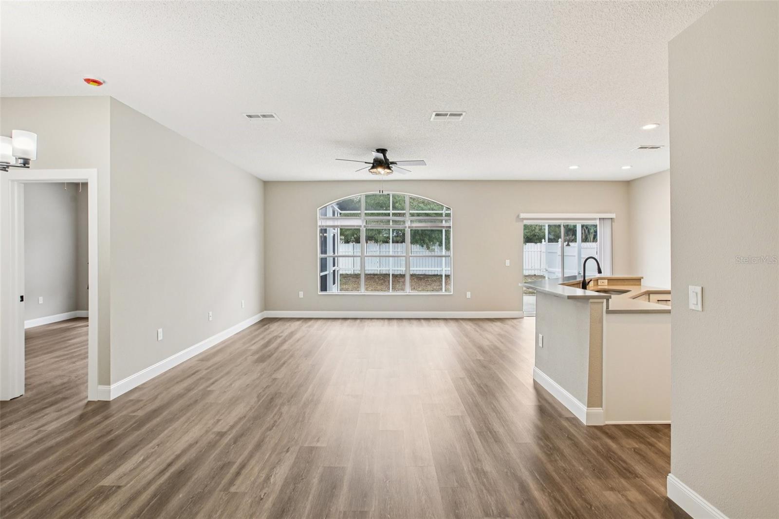 2700 SIERRA VISTA WAY — photo 6