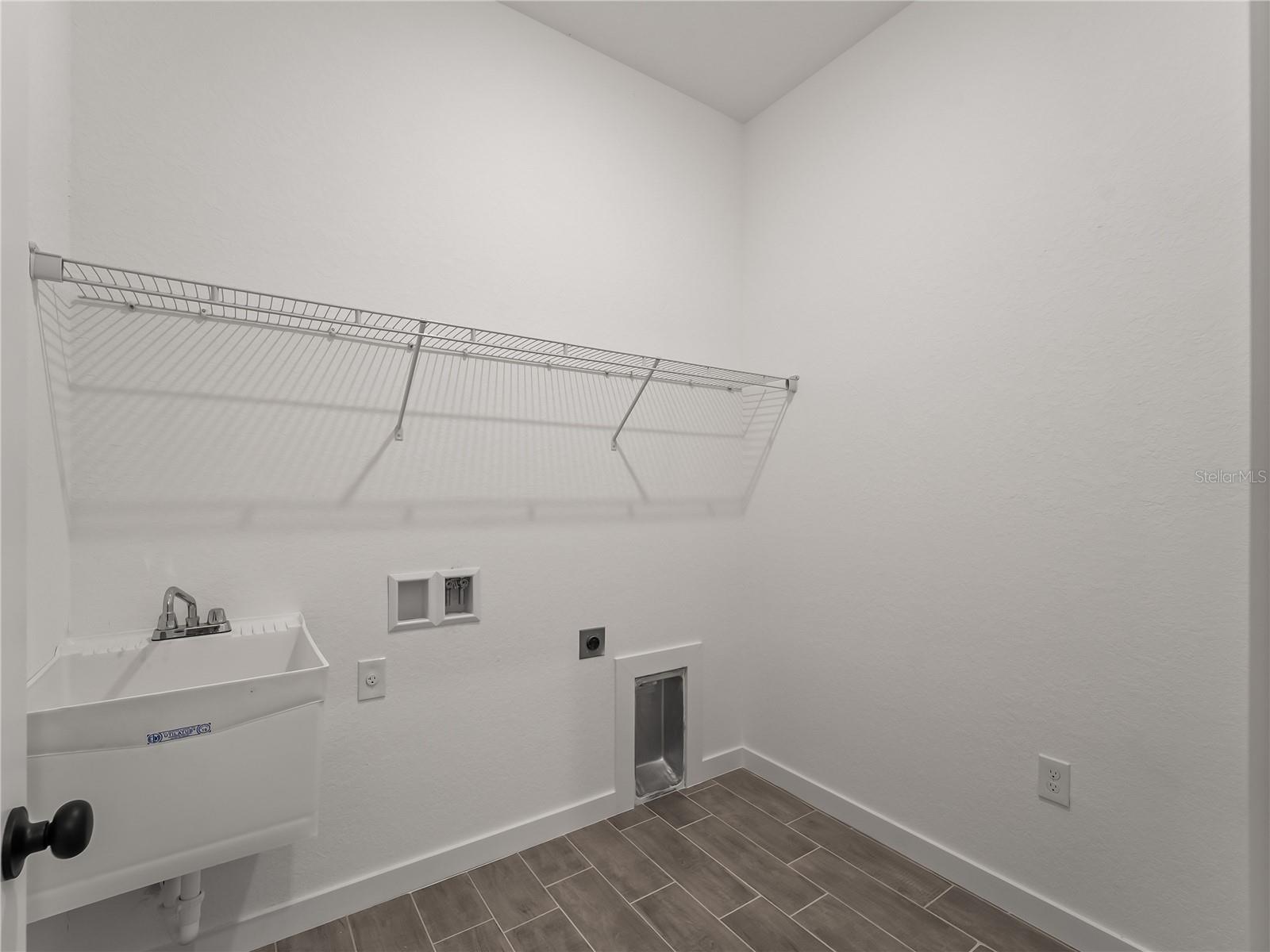 3085 STOCKTON AVE — photo 35