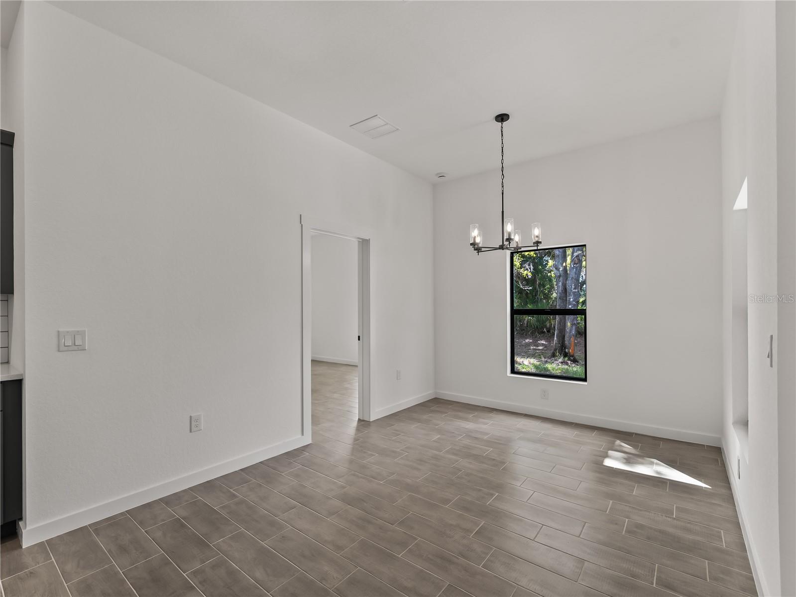3085 STOCKTON AVE — photo 22