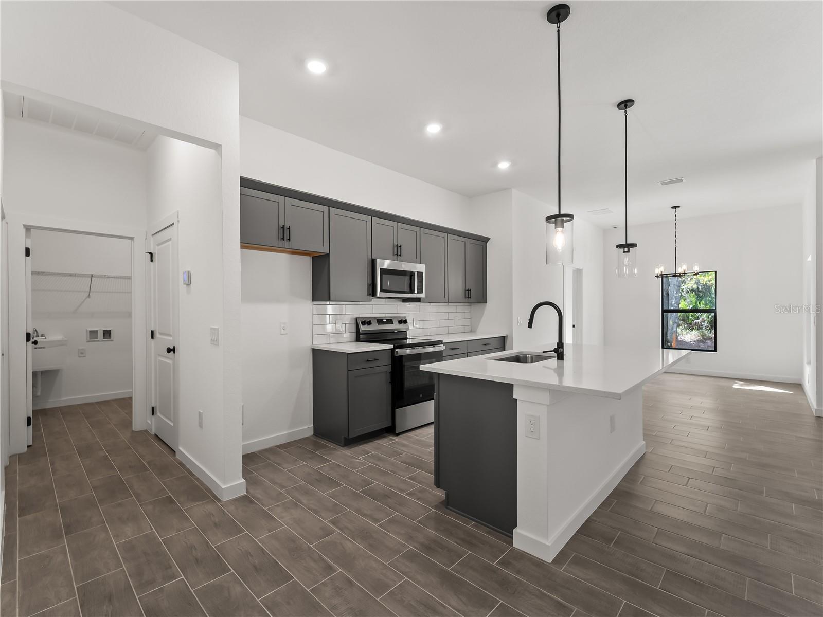 3085 STOCKTON AVE — photo 8
