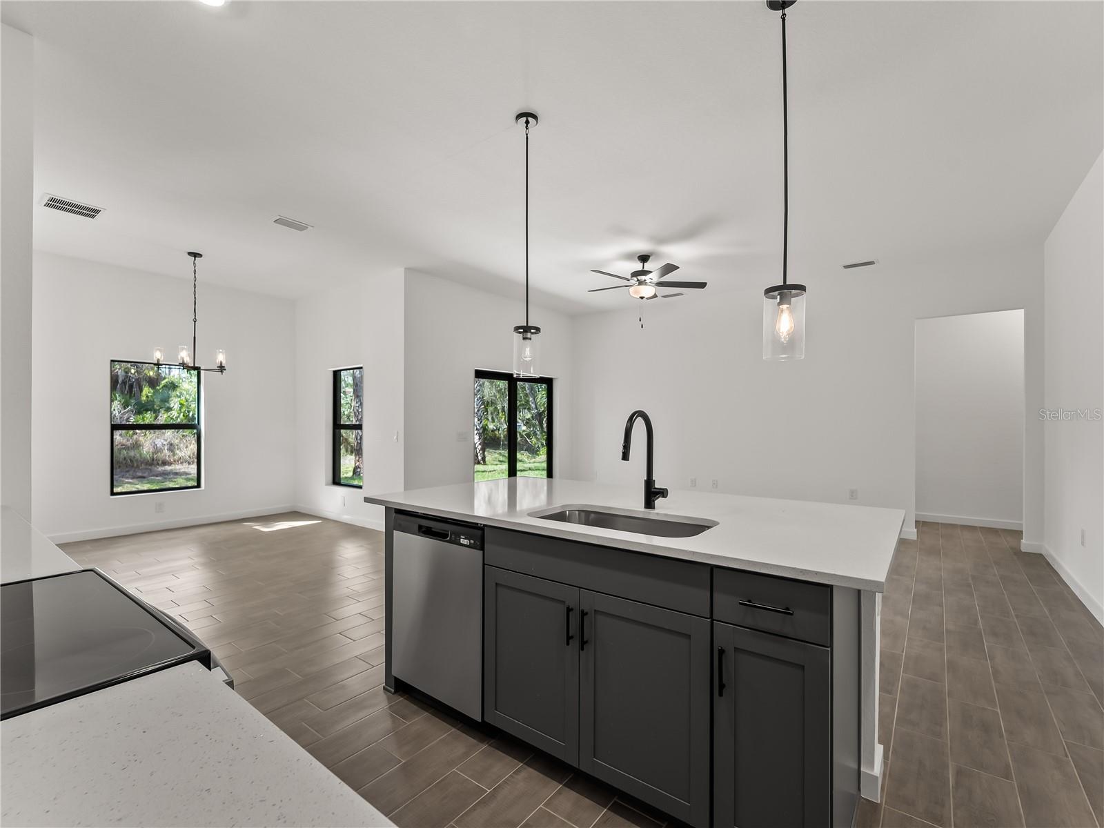 3085 STOCKTON AVE — photo 7