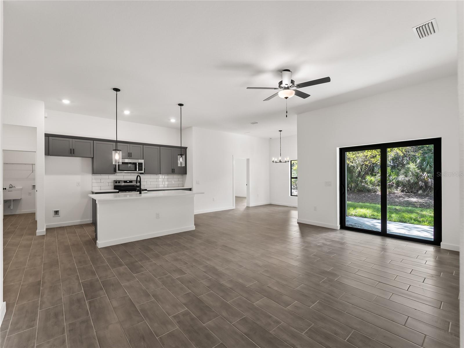 3085 STOCKTON AVE — photo 13