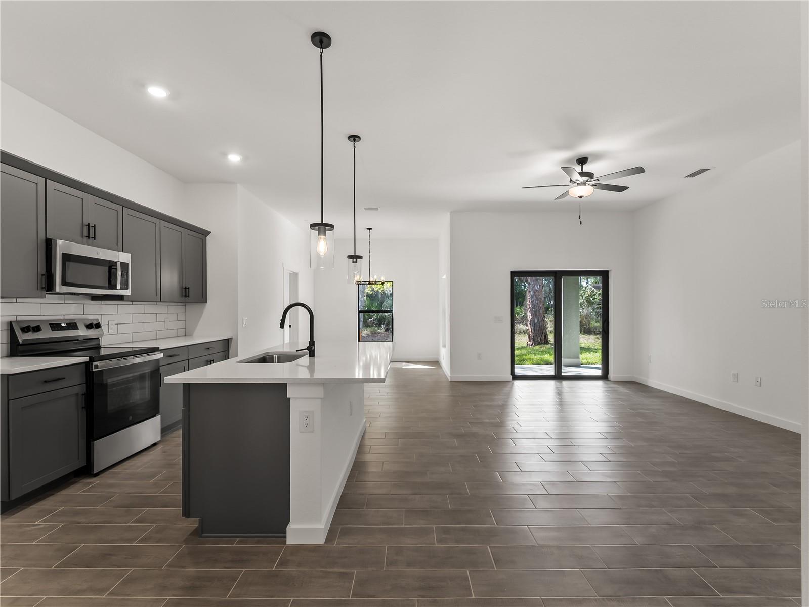 3085 STOCKTON AVE — photo 14