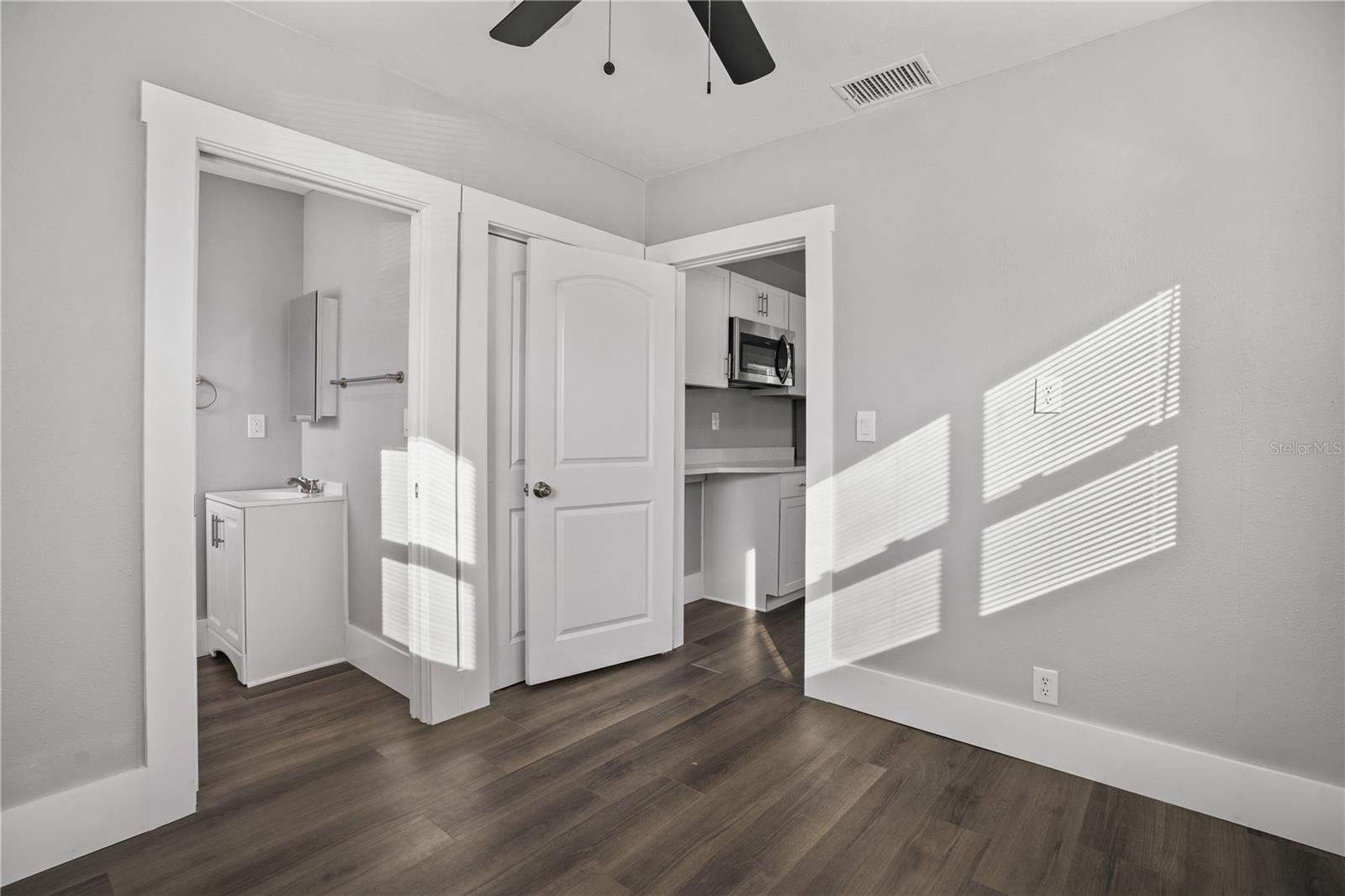1006 15TH AVE NW — photo 17