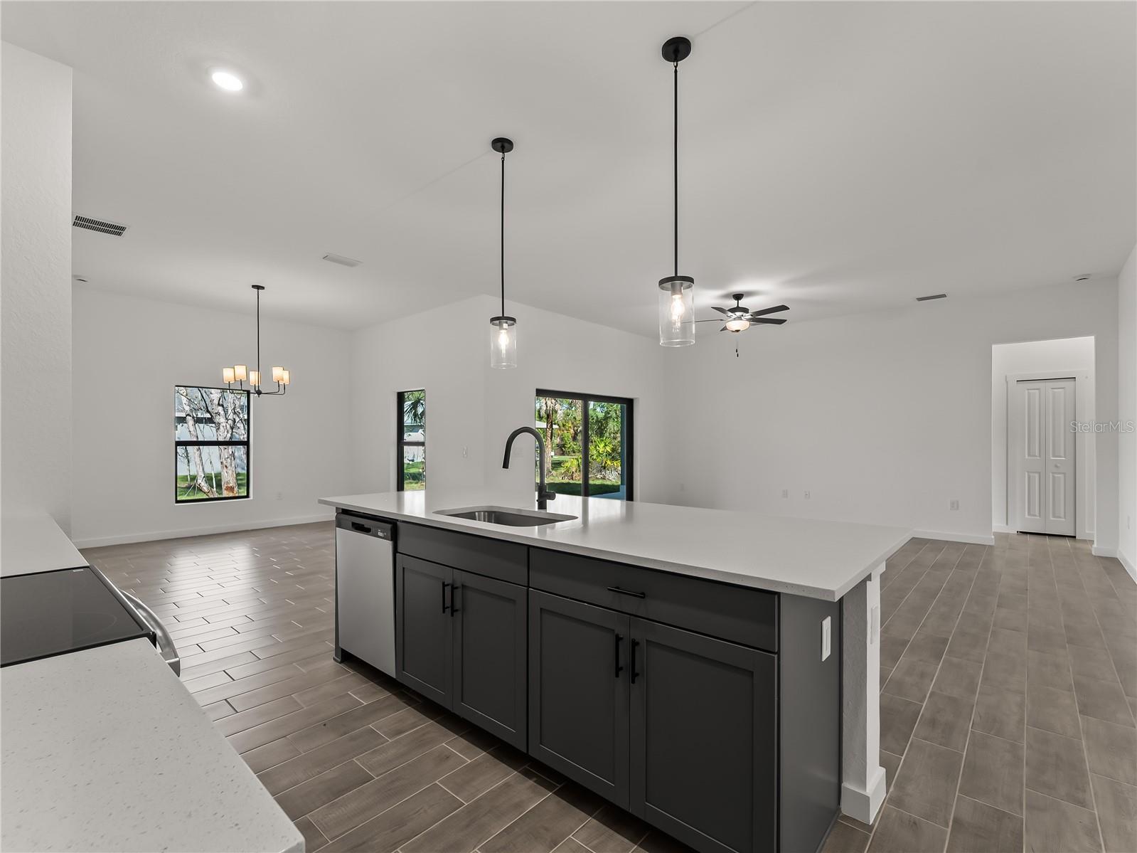 4409 LACOCO ST — photo 10