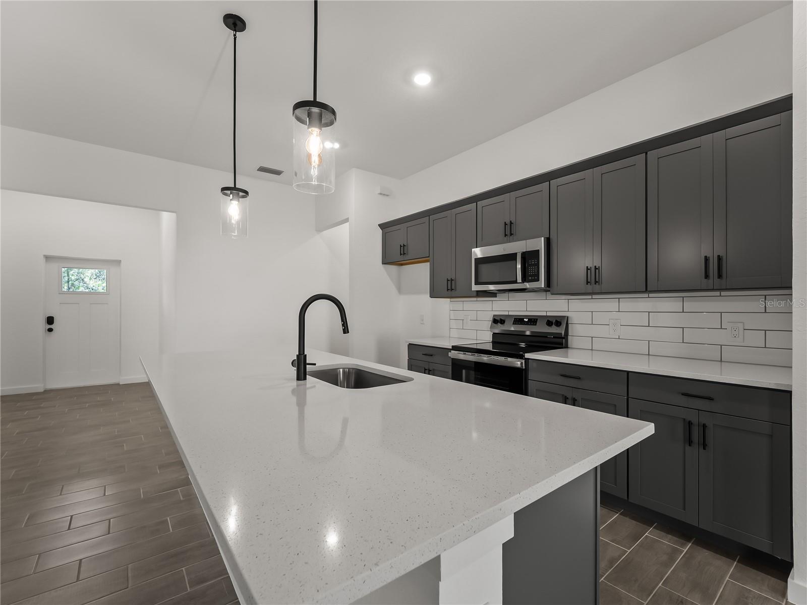 4409 LACOCO ST — photo 9