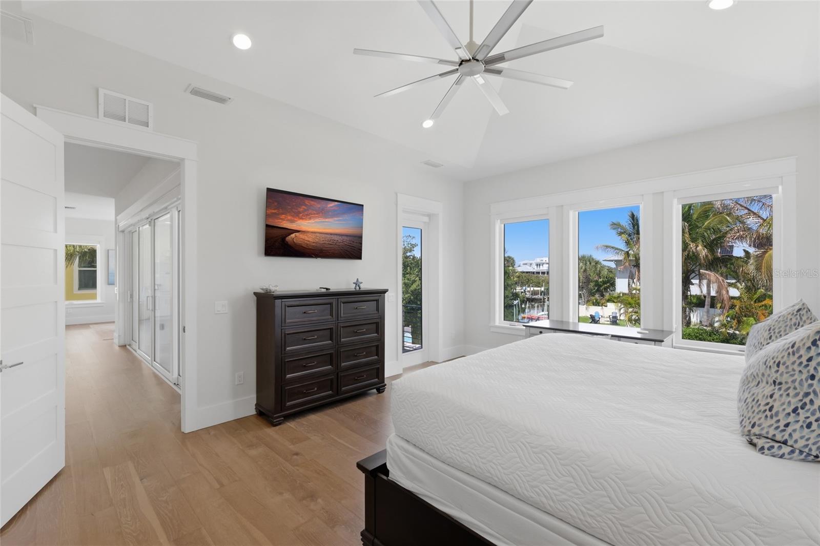 50 N SHORE DR — photo 19