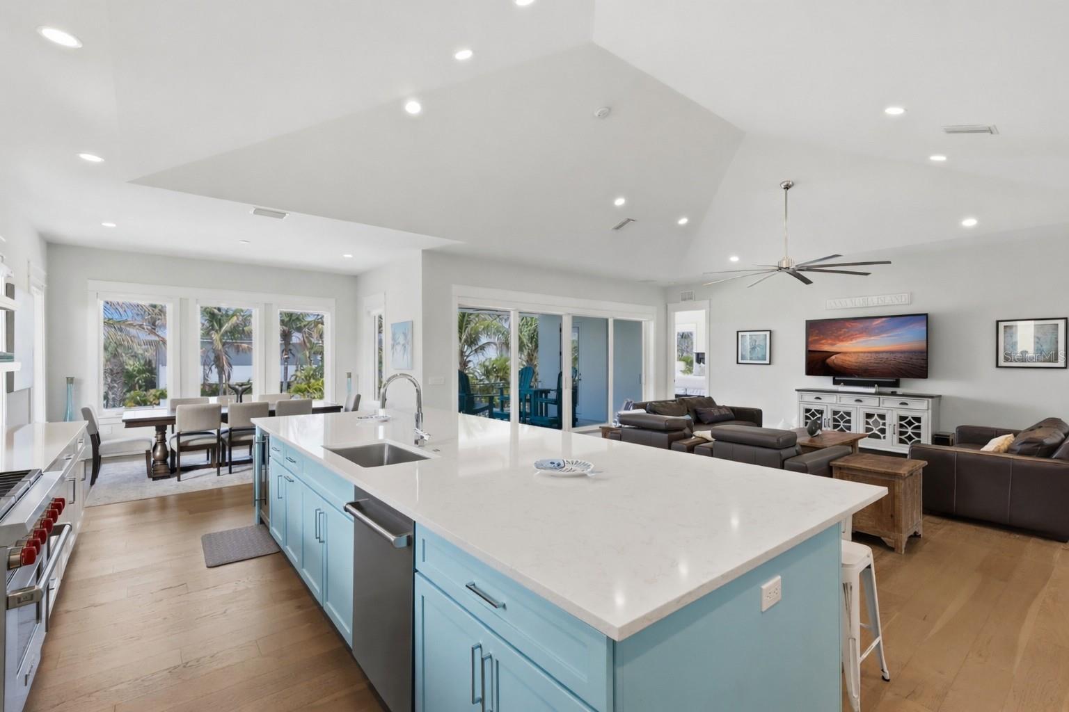 50 N SHORE DR — photo 14