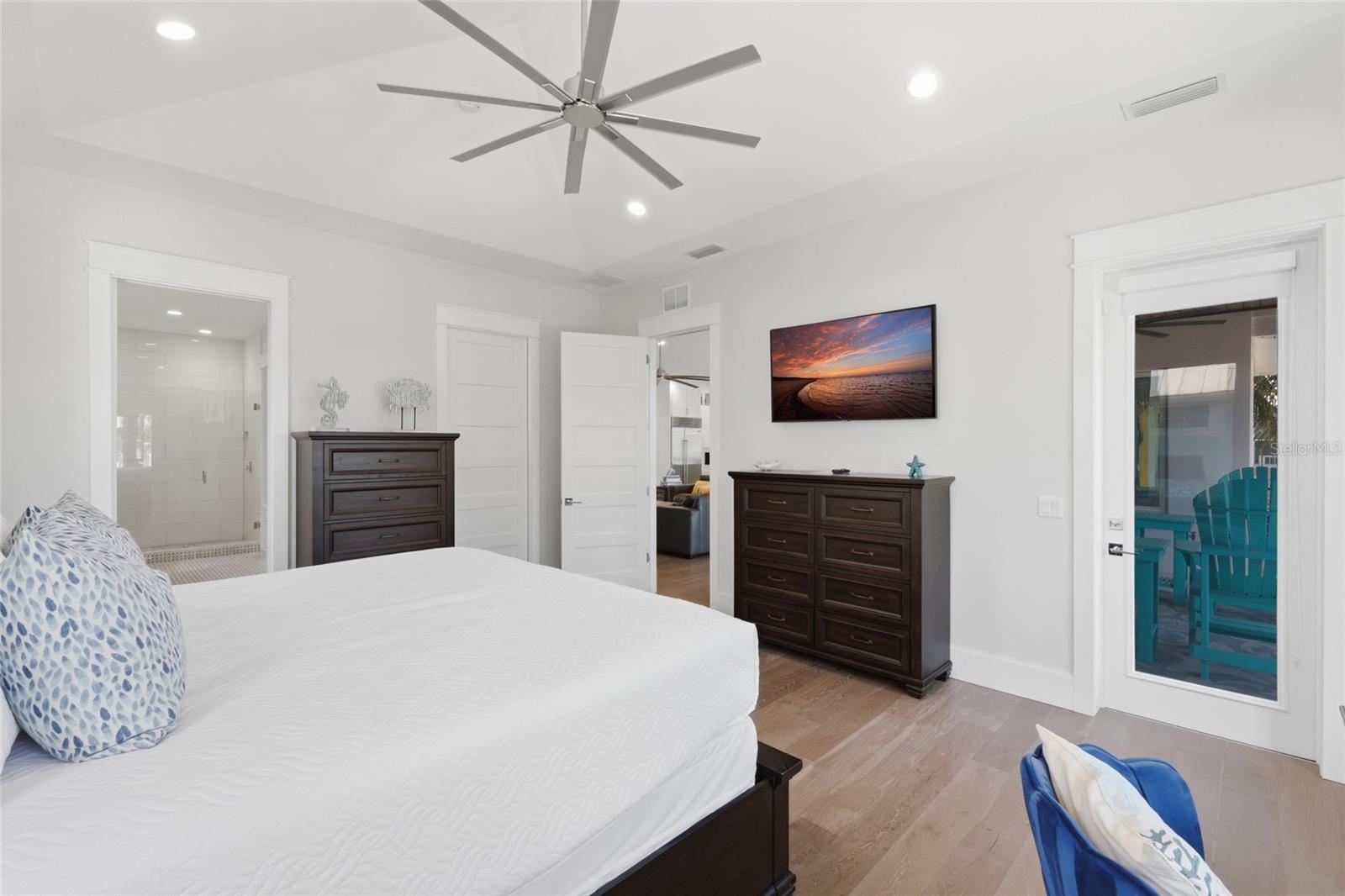 50 N SHORE DR — photo 20