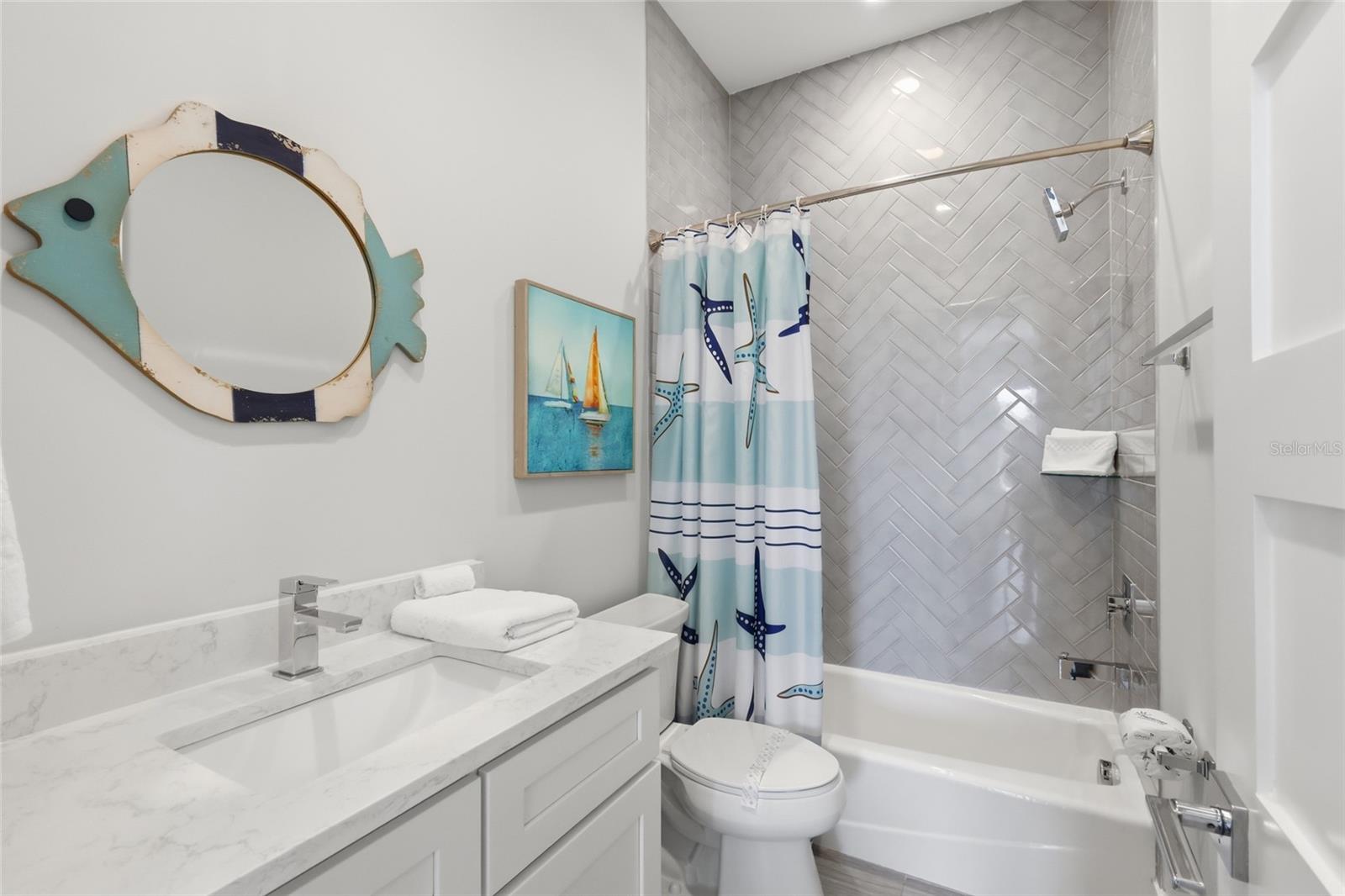50 N SHORE DR — photo 32