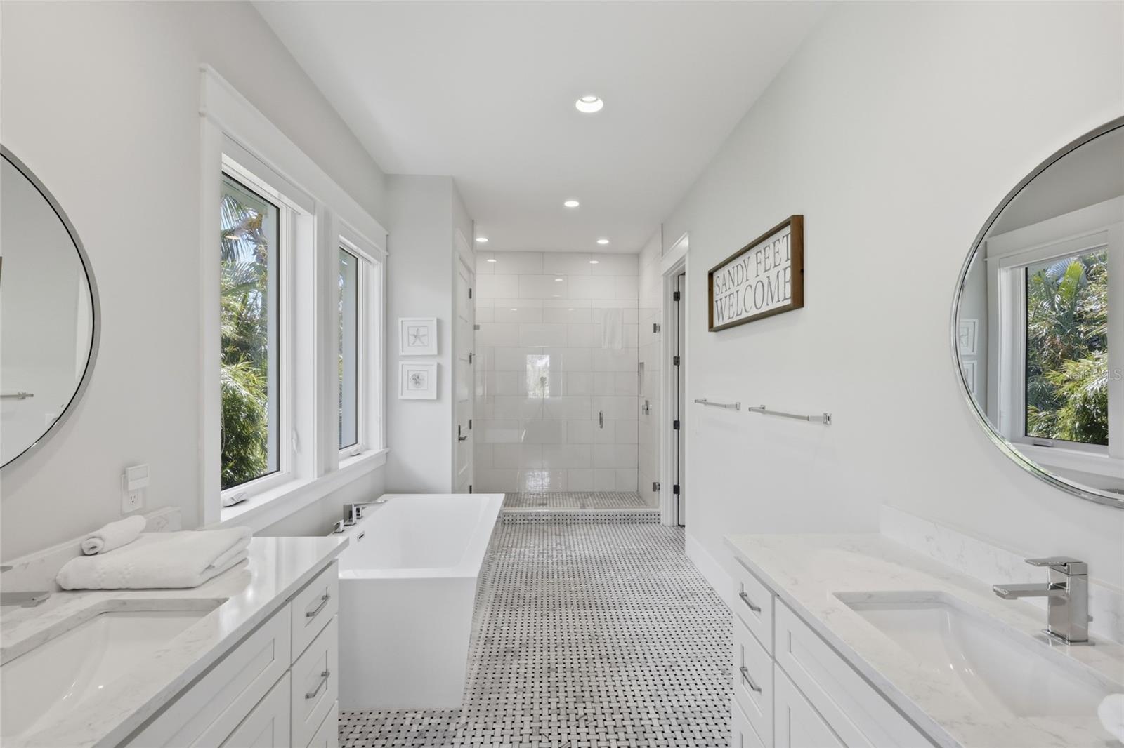 50 N SHORE DR — photo 21