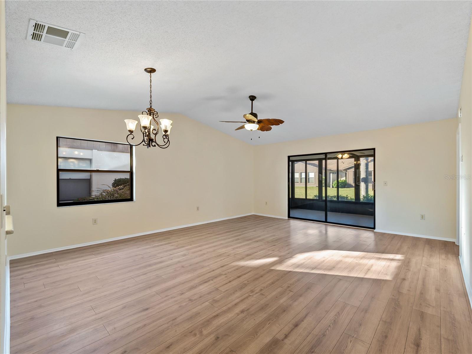 365 OAK HILL WAY #32 — photo 8