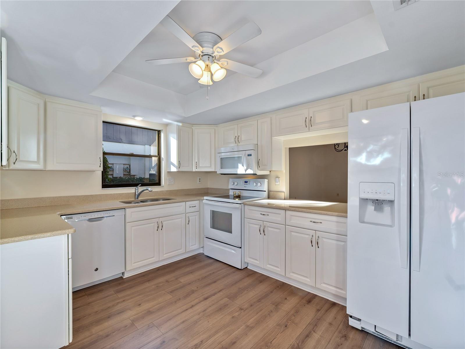 365 OAK HILL WAY #32 — photo 4