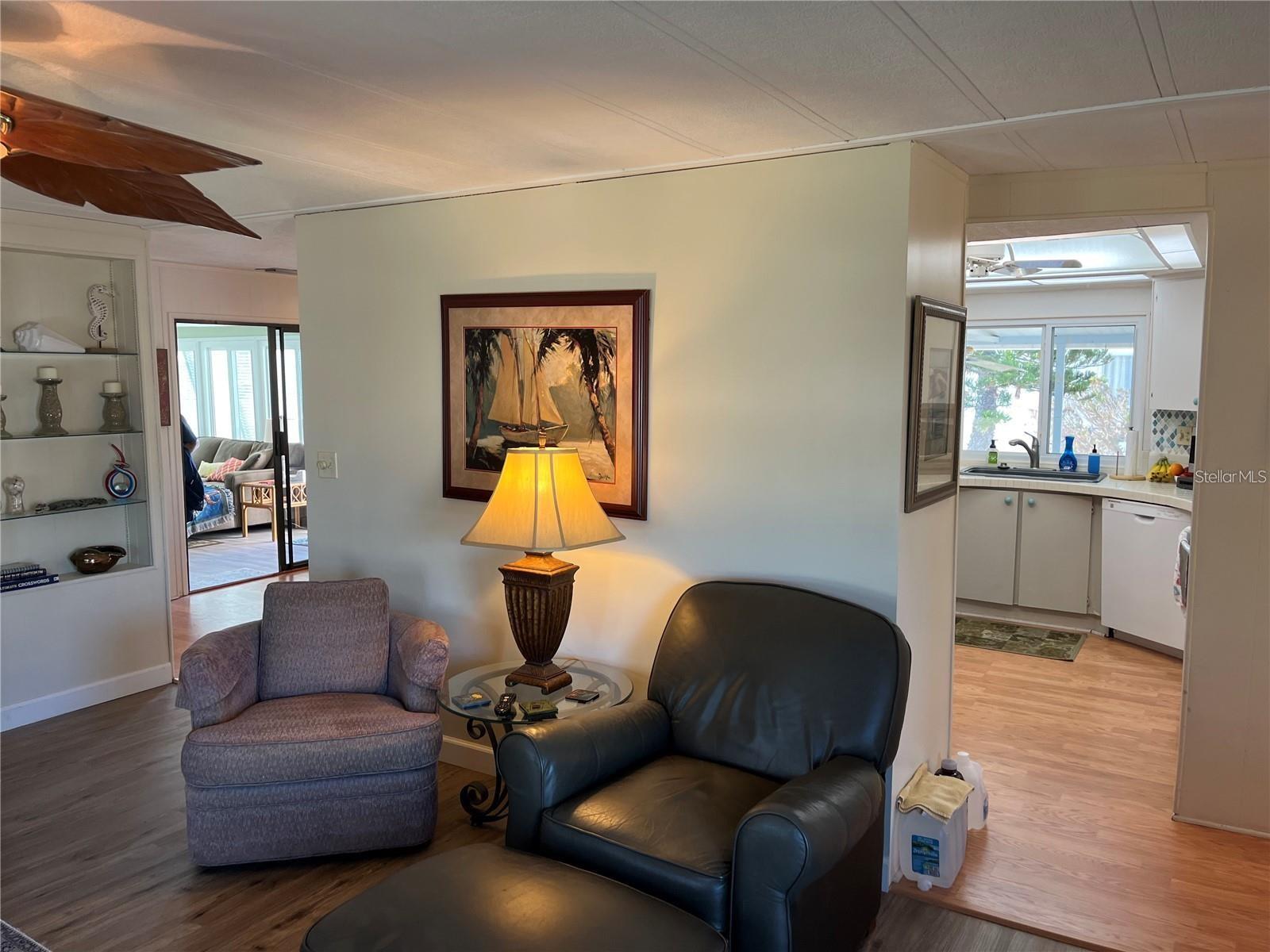 919 CORTINA BLVD — photo 22