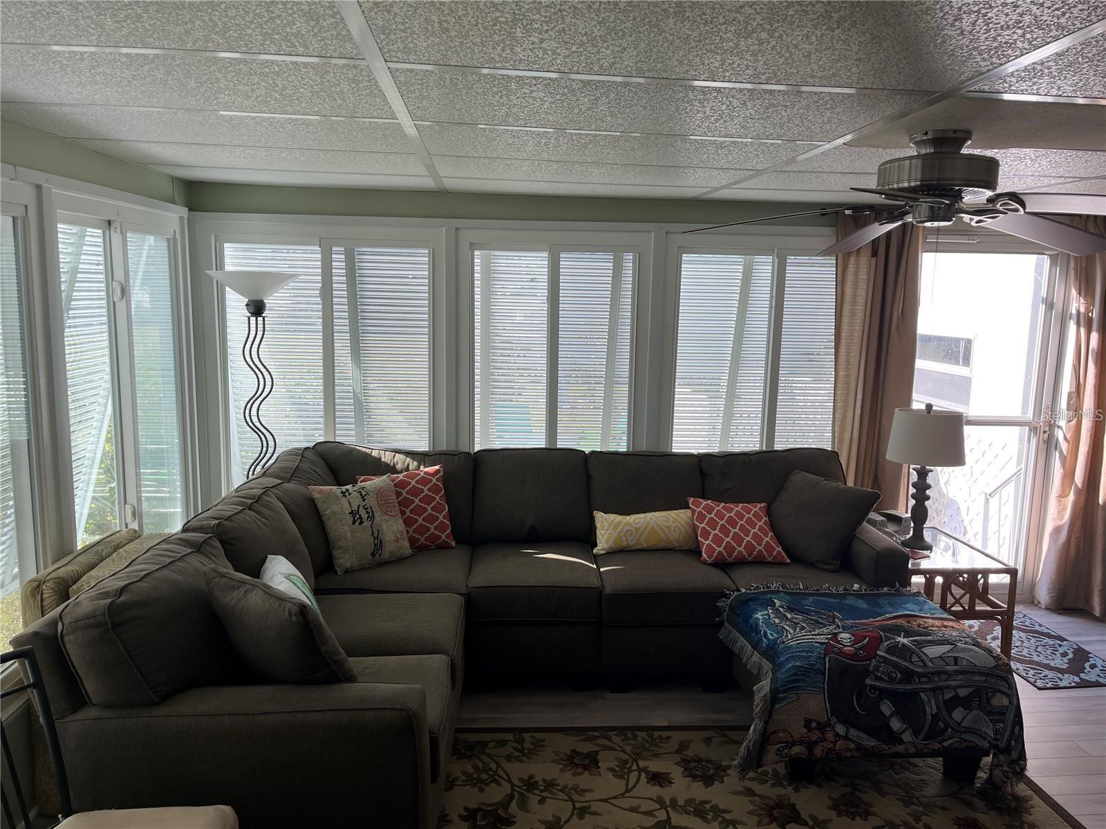 919 CORTINA BLVD — photo 41