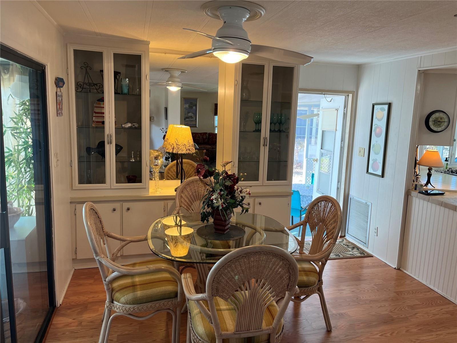 919 CORTINA BLVD — photo 9