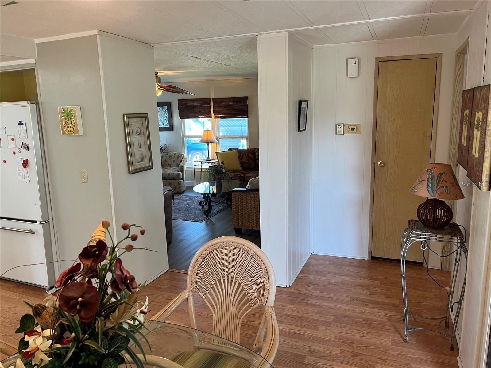 919 CORTINA BLVD — photo 11