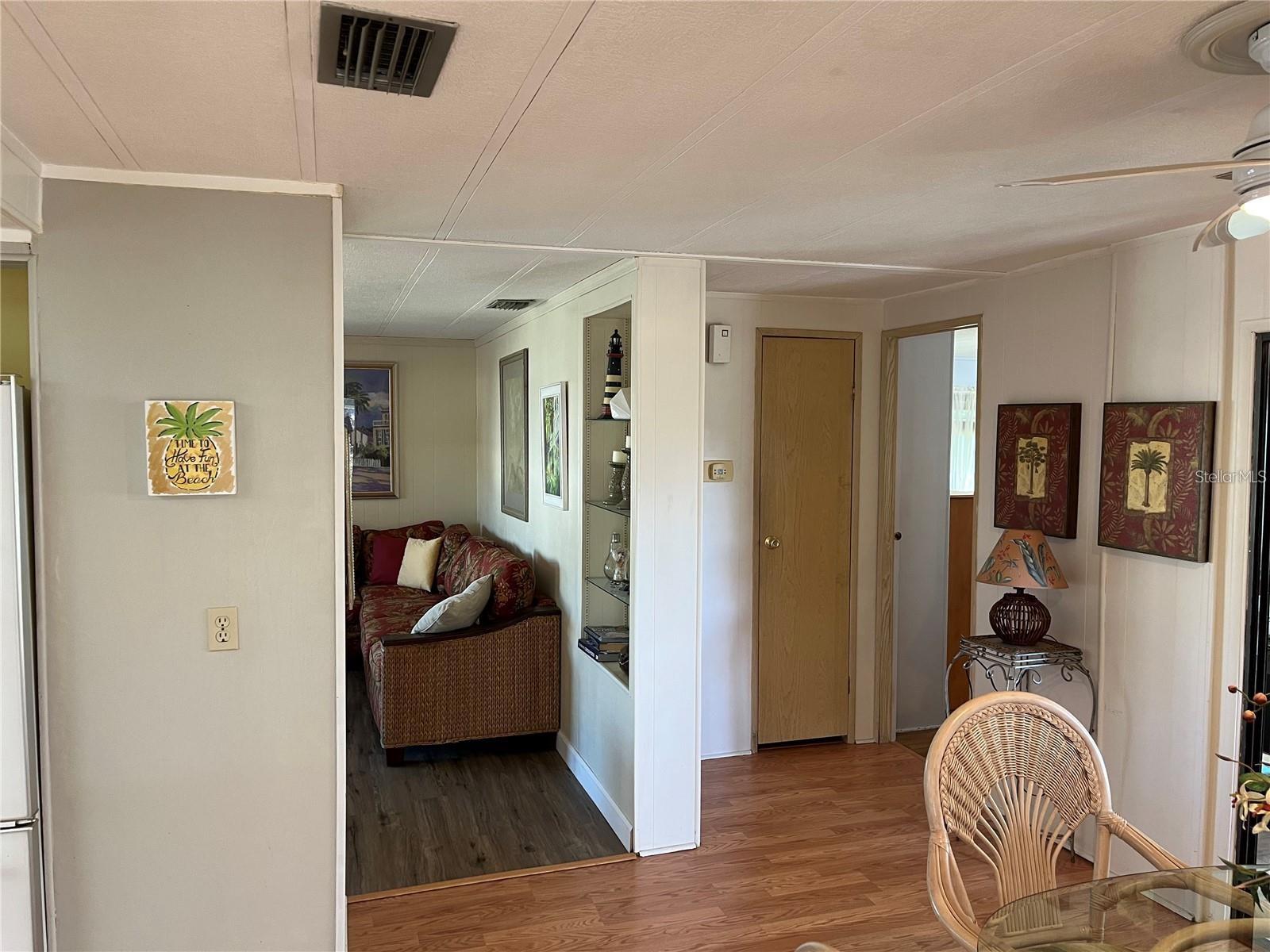 919 CORTINA BLVD — photo 13
