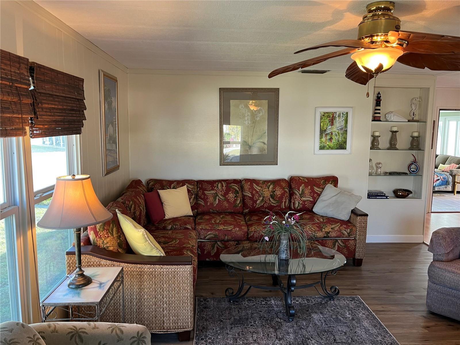 919 CORTINA BLVD — photo 21