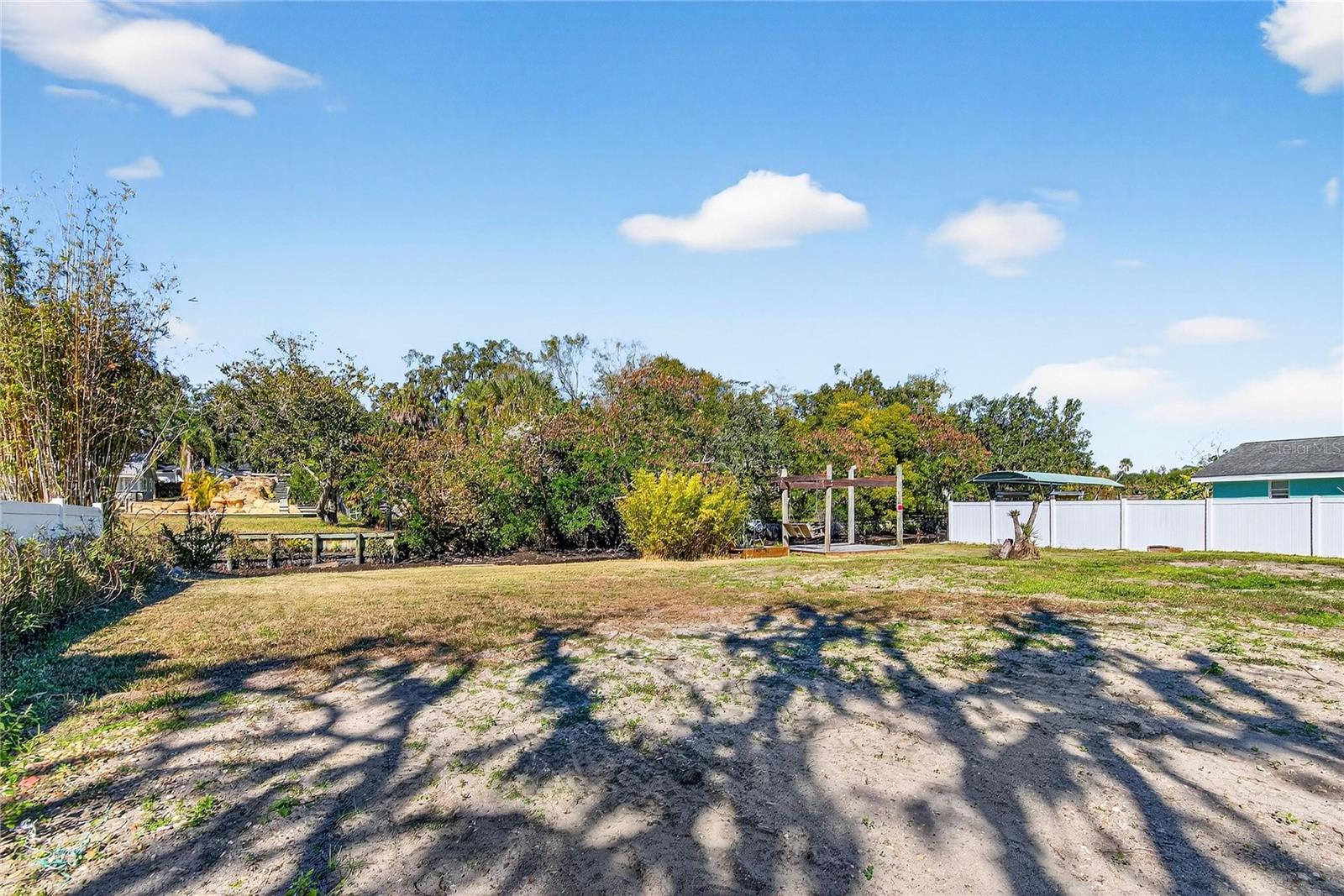8615 PARKWAY CIR — photo 4