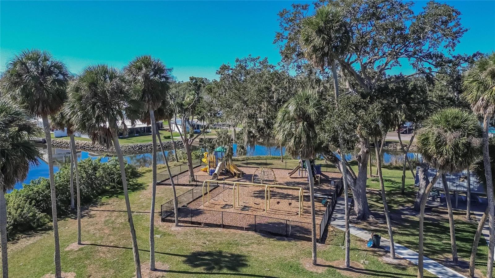 8615 PARKWAY CIR — photo 49