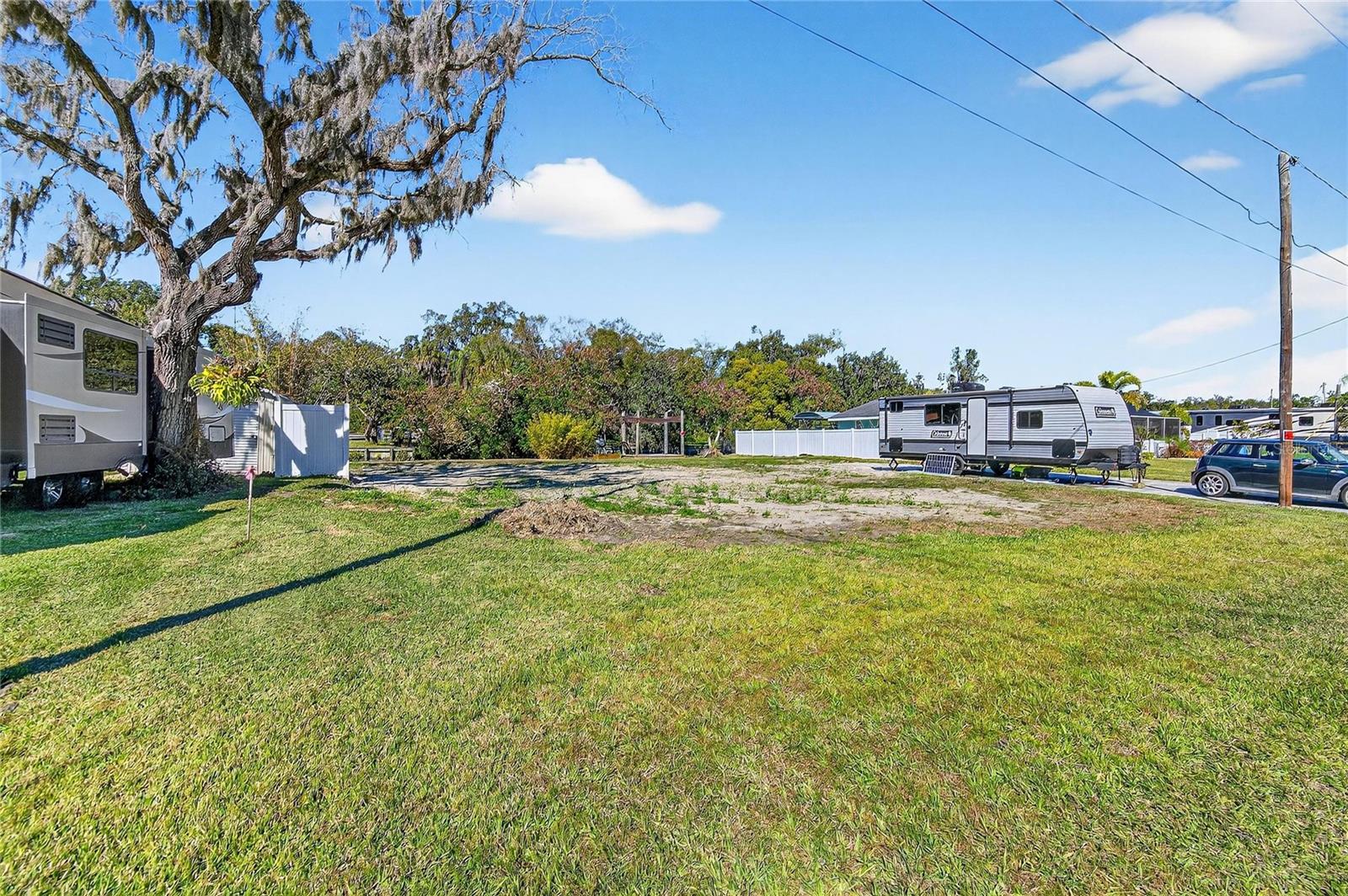 8615 PARKWAY CIR — photo 12