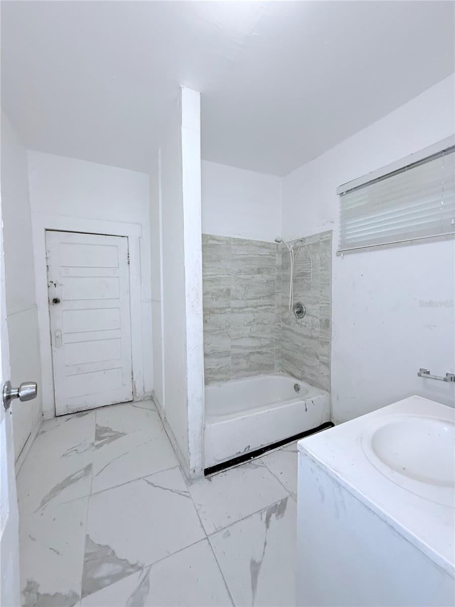 405 E DR. MARTIN LUTHER KING JR. BLVD — photo 11