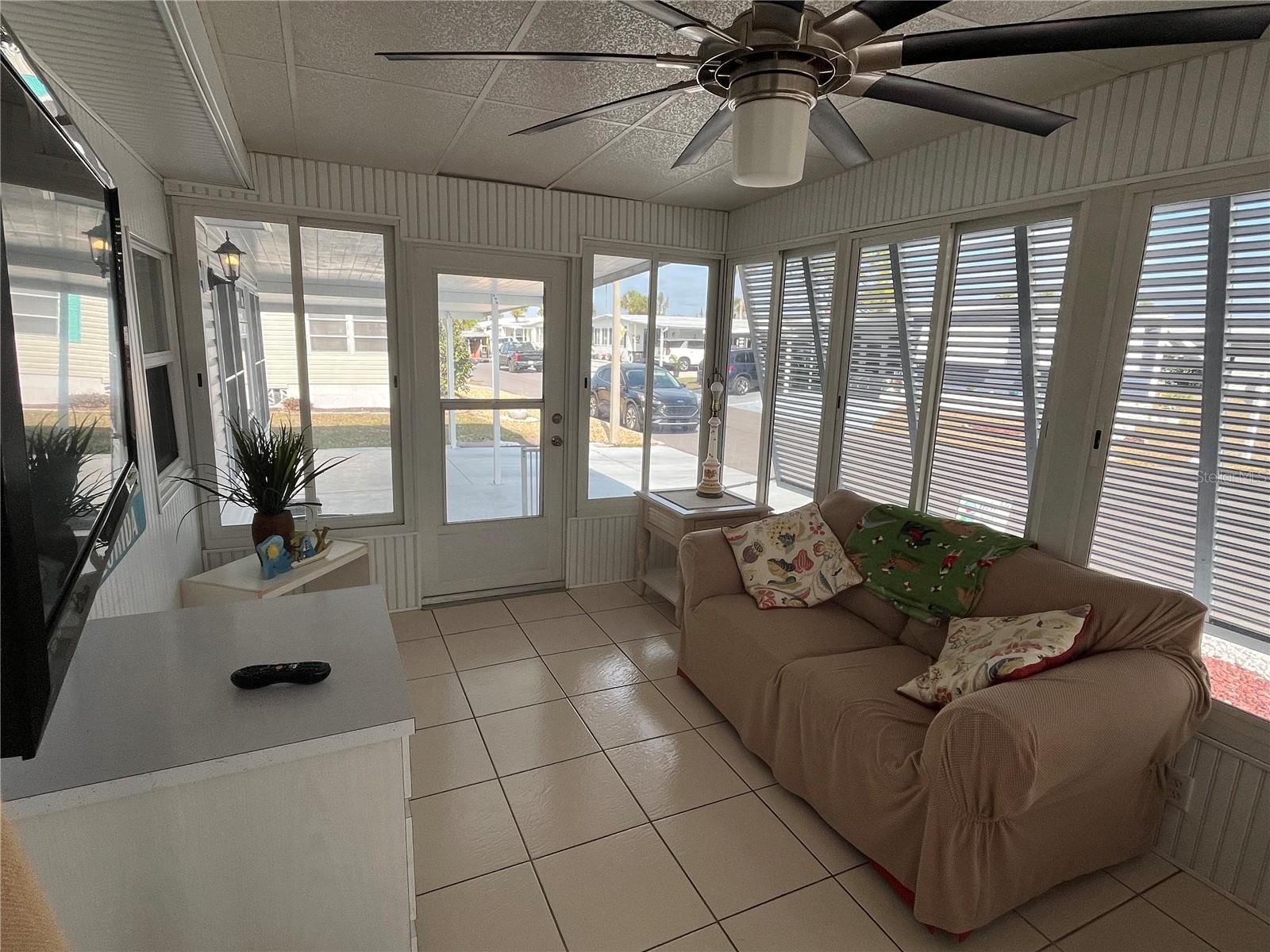 826 TRENTO DR — photo 24