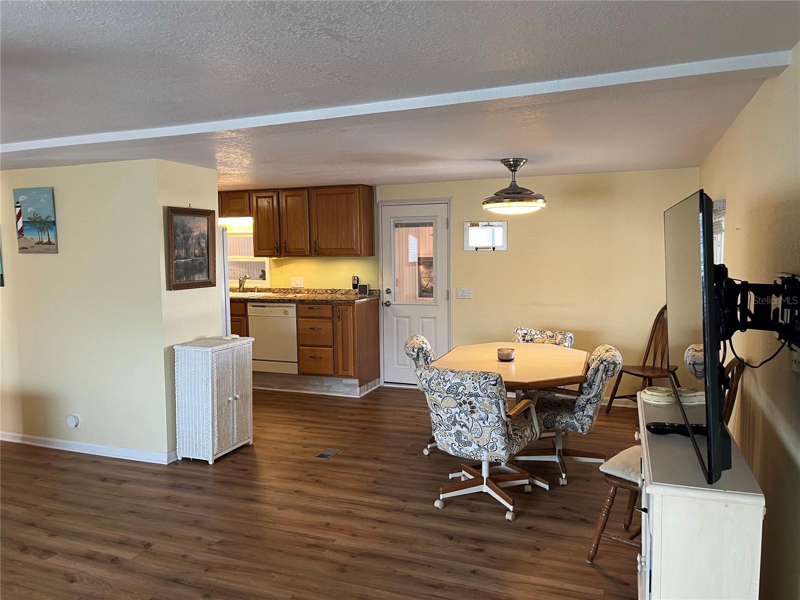 826 TRENTO DR — photo 11