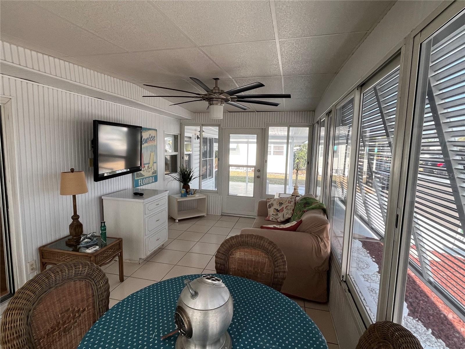 826 TRENTO DR — photo 23