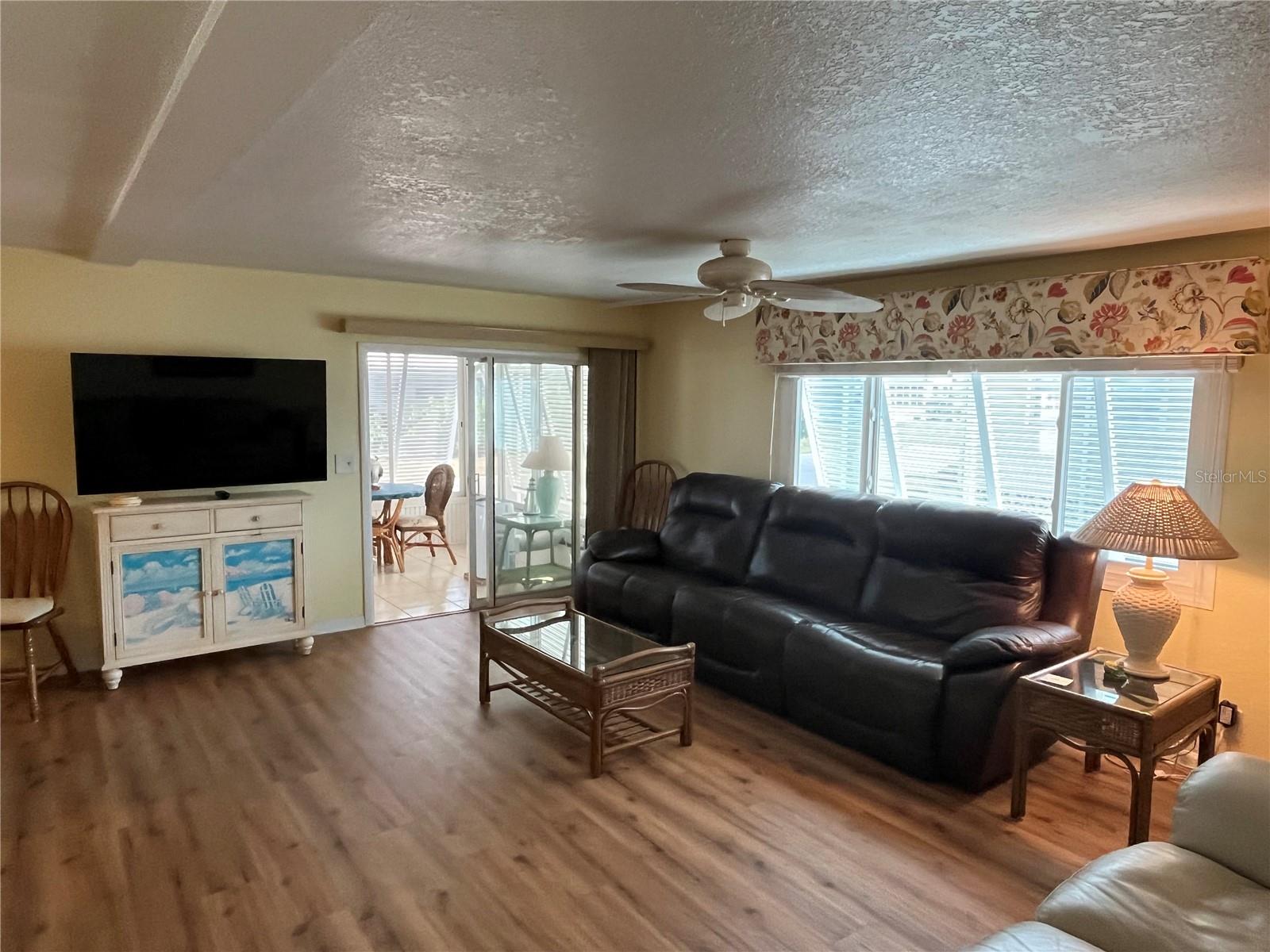 826 TRENTO DR — photo 15