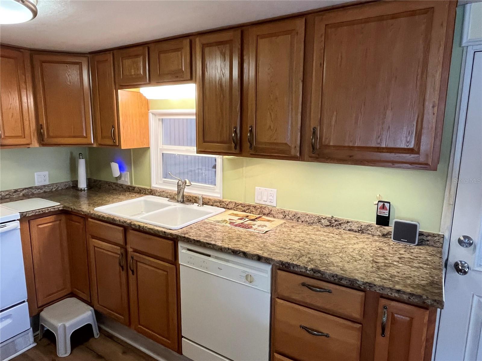 826 TRENTO DR — photo 18