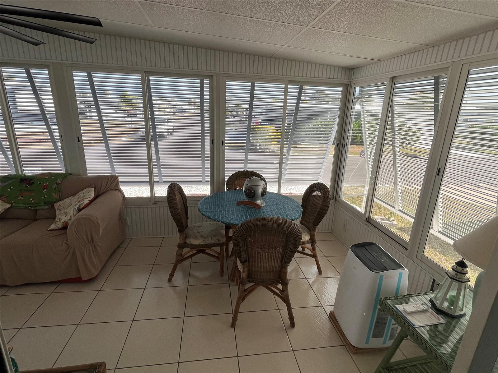 826 TRENTO DR — photo 21