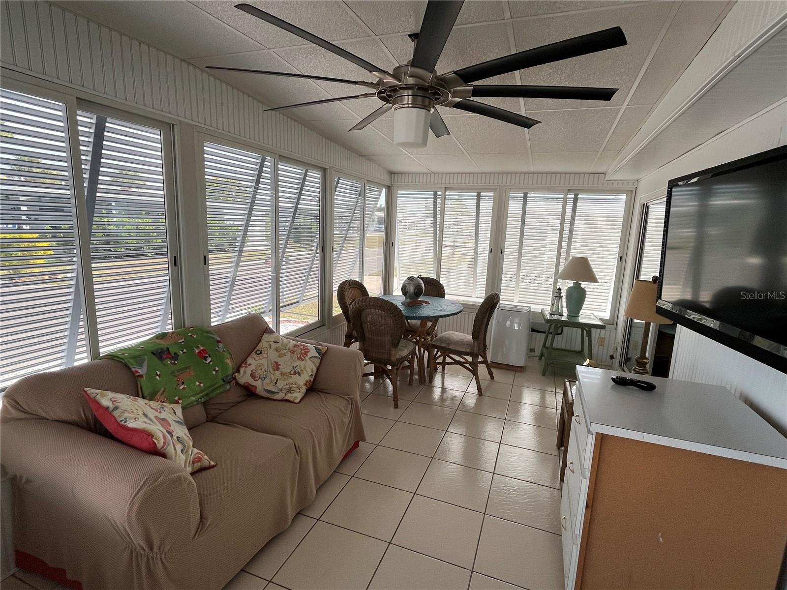 826 TRENTO DR — photo 25