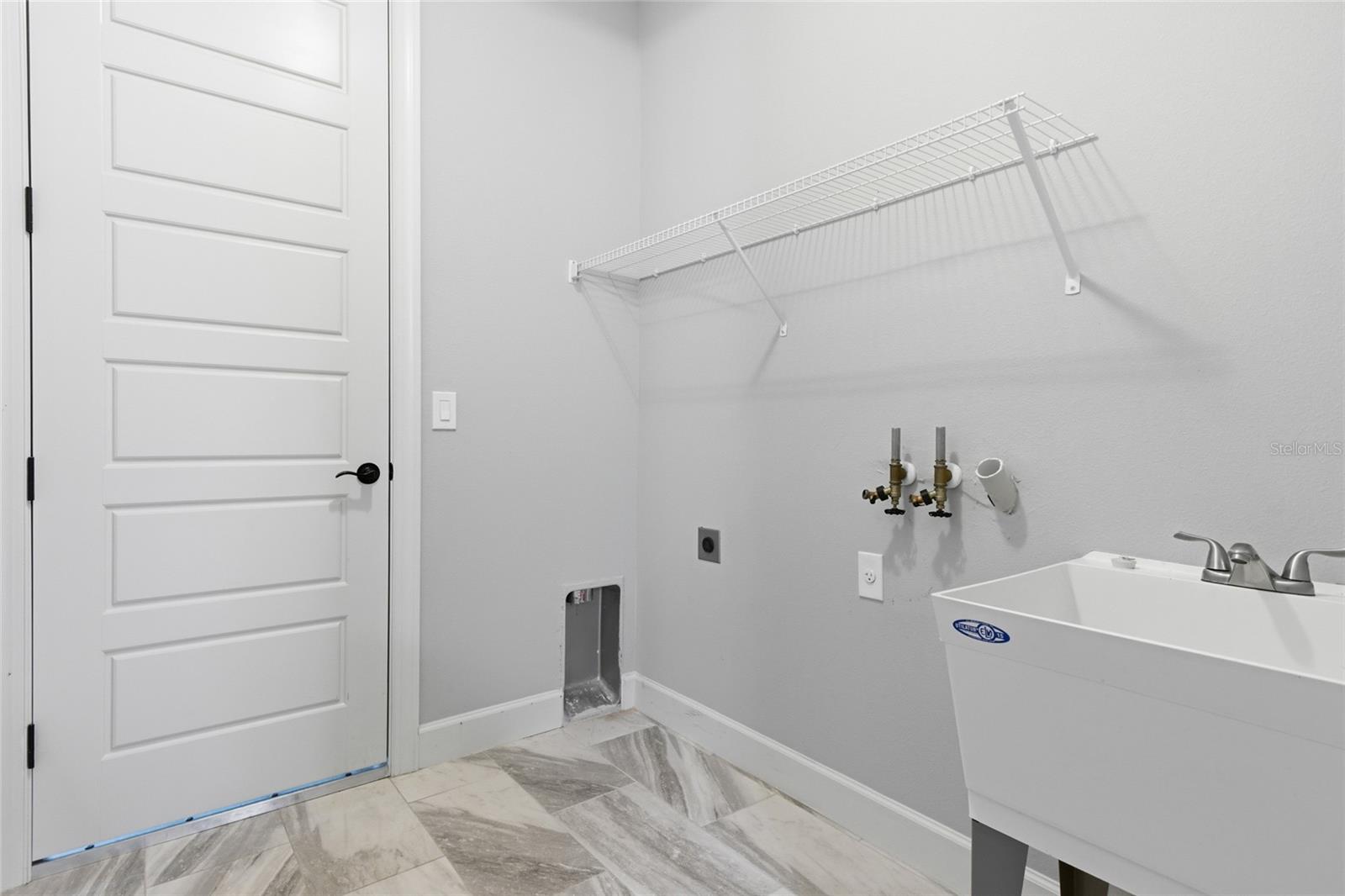 3373 EAGLE PASS ST — photo 33