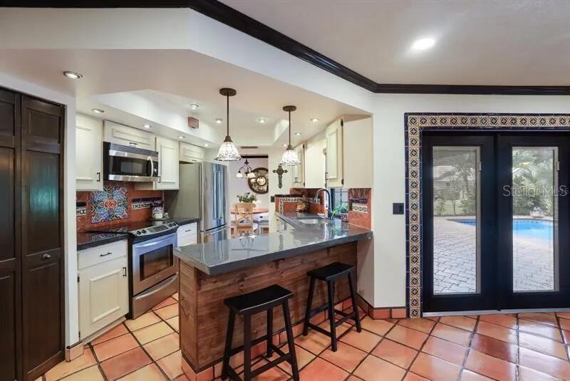 2077 RACIMO DR — photo 11