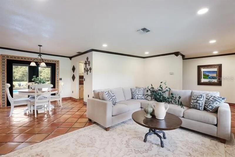 2077 RACIMO DR — photo 7