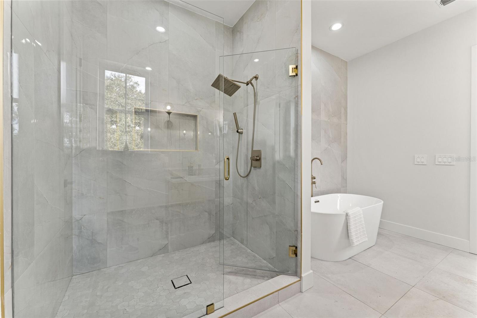 10194 HODSON PL — photo 24