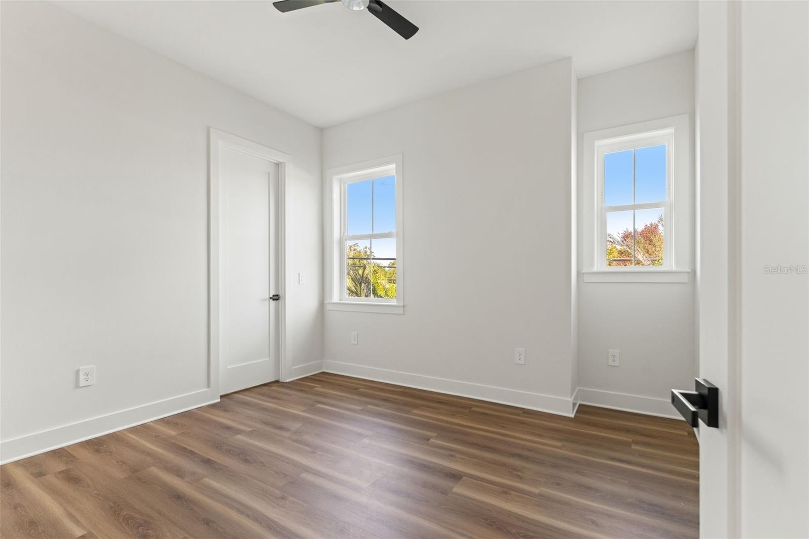 10194 HODSON PL — photo 42