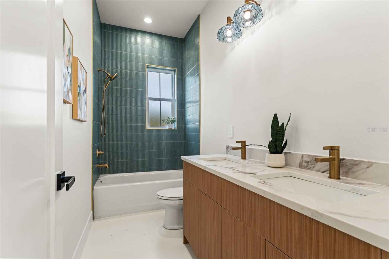 10194 HODSON PL — photo 40