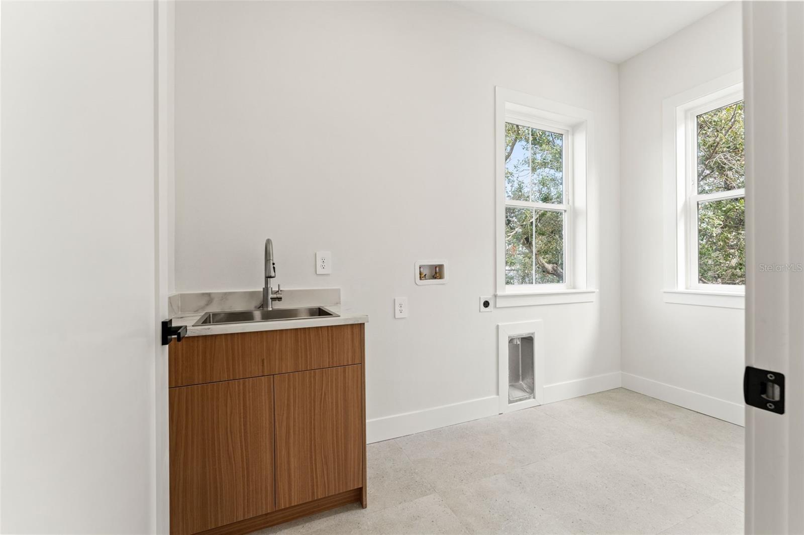 10194 HODSON PL — photo 46