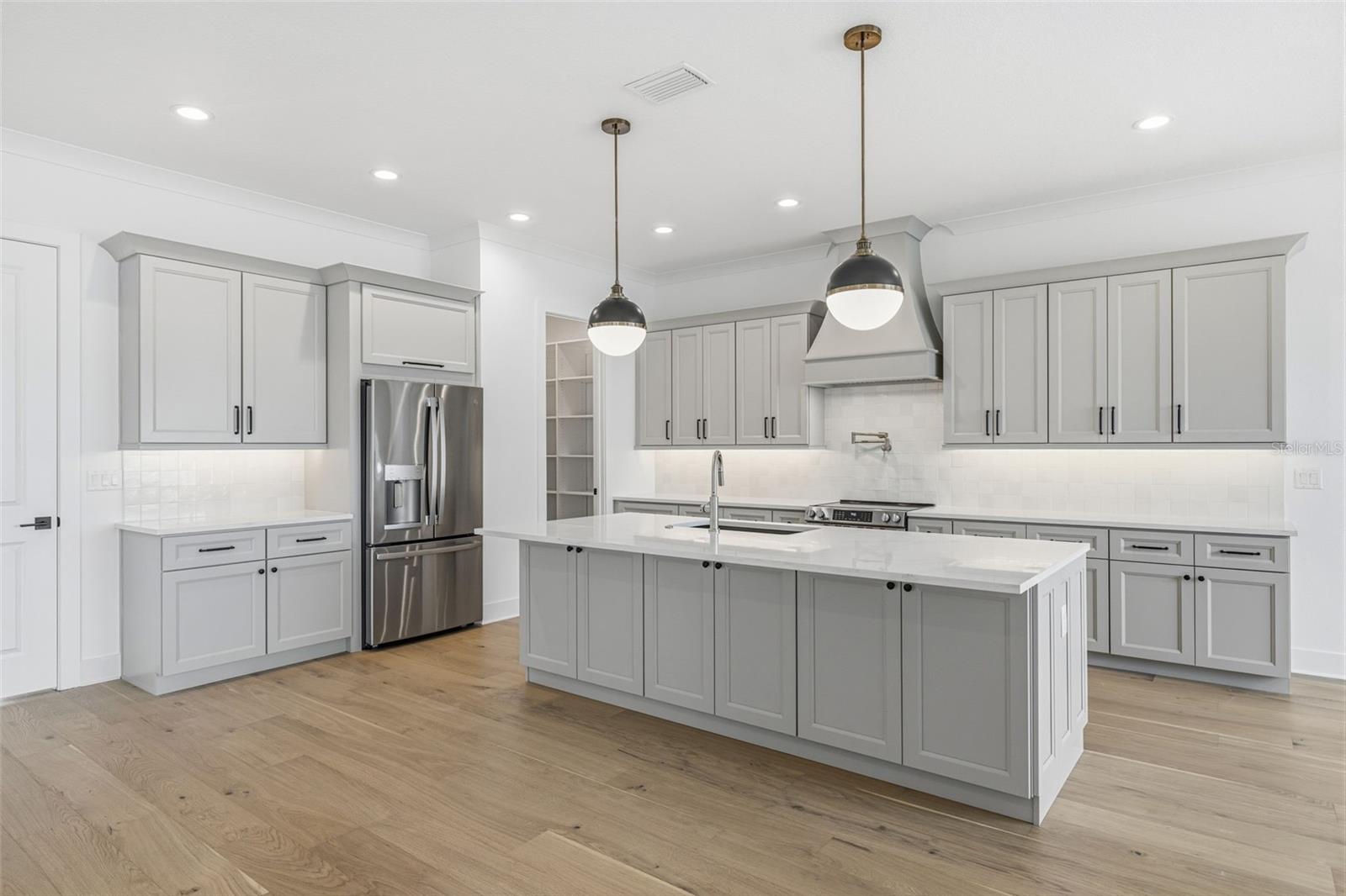 2936 W ROGERS AVE — photo 8