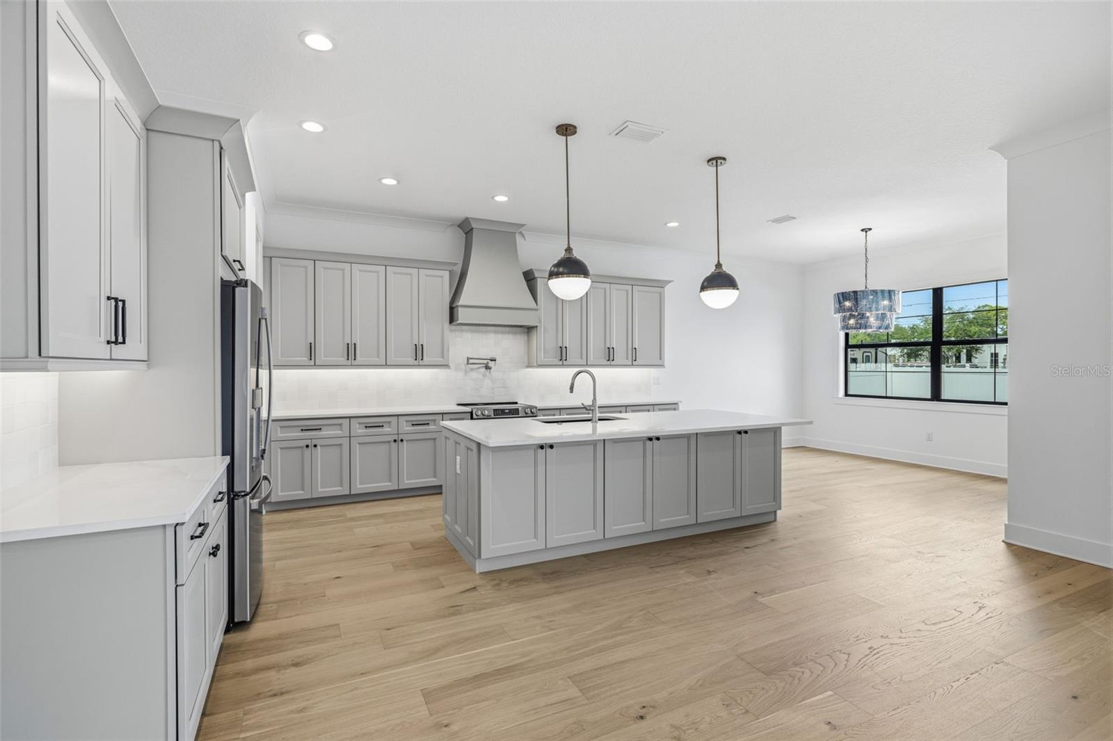 2936 W ROGERS AVE — photo 7