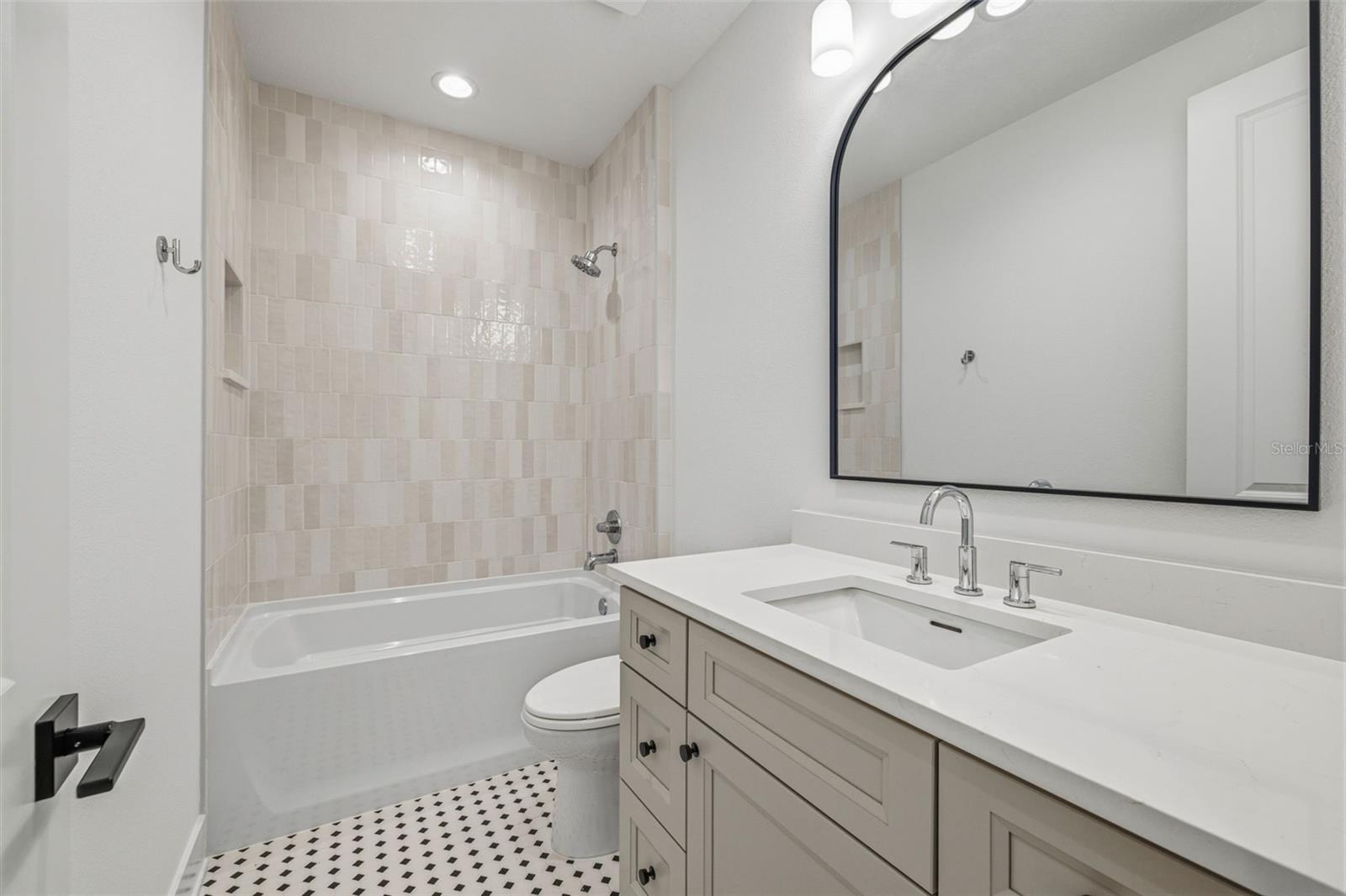 2936 W ROGERS AVE — photo 40