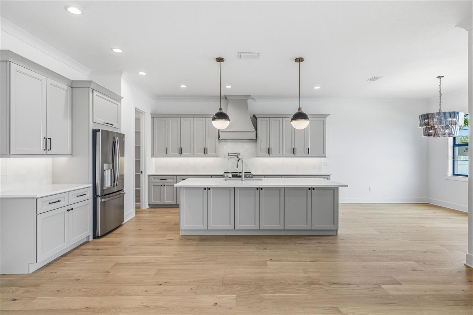 2936 W ROGERS AVE — photo 9