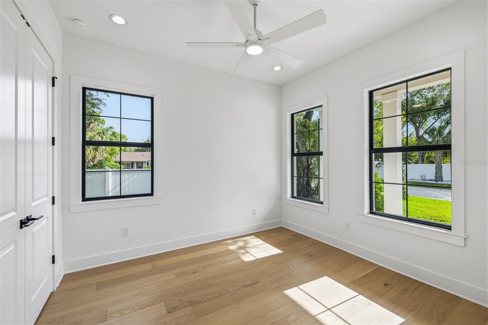 2936 W ROGERS AVE — photo 19