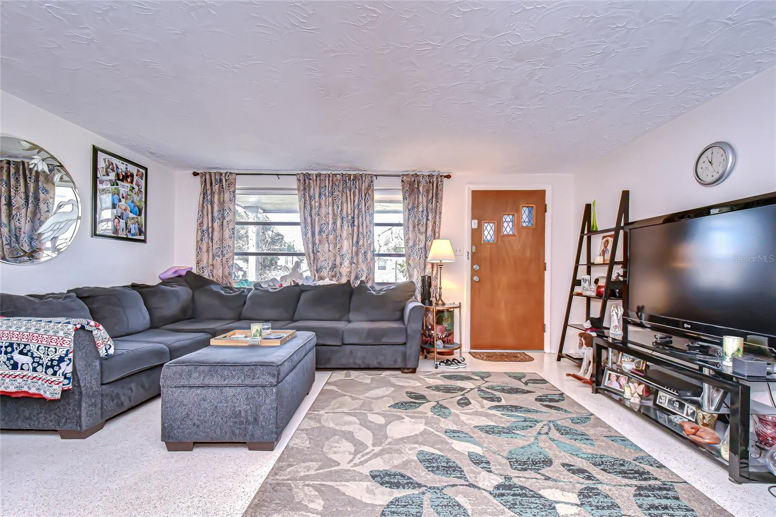 2128 SHANNON DR — photo 4