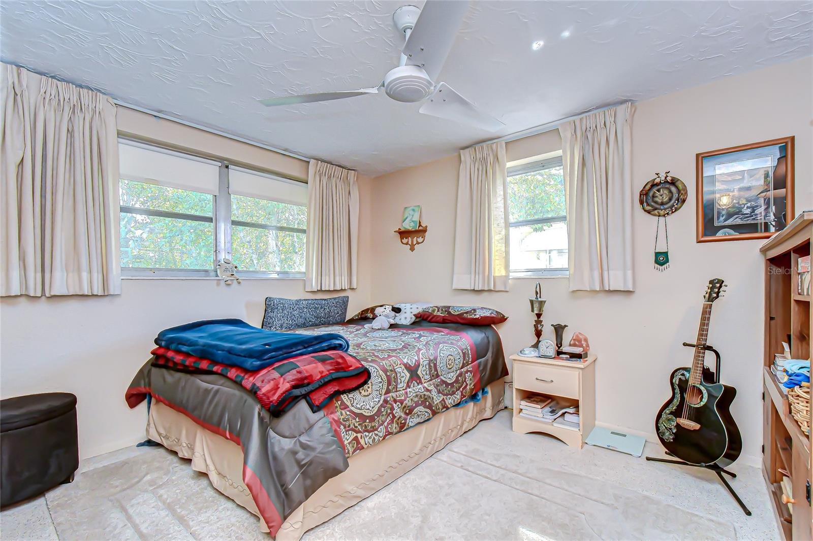 2128 SHANNON DR — photo 17